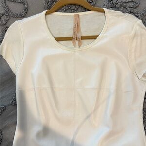 Bailey 44 leatherette top